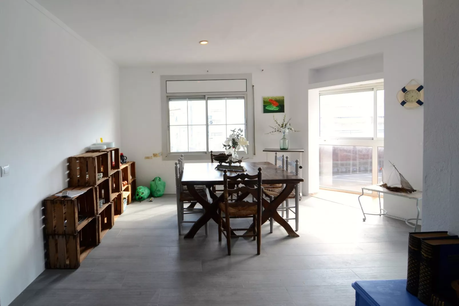 LES ESCOLES-Dining room