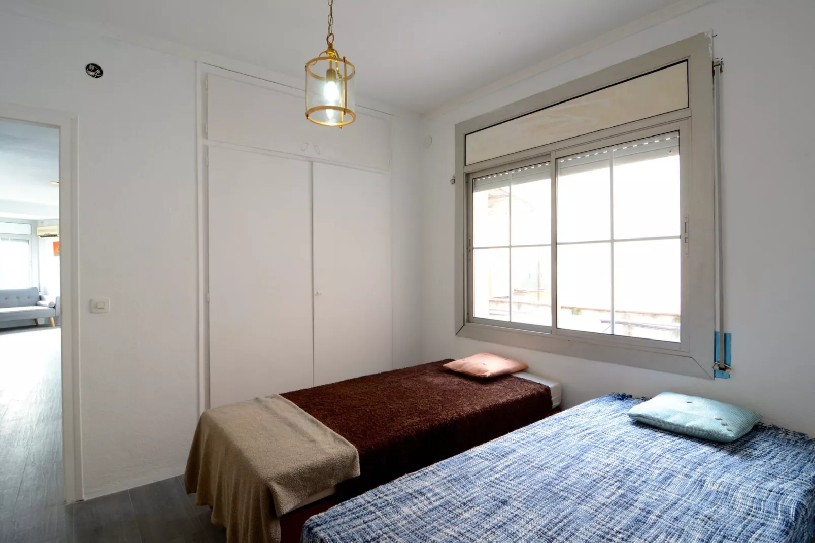 LES ESCOLES-Bedroom