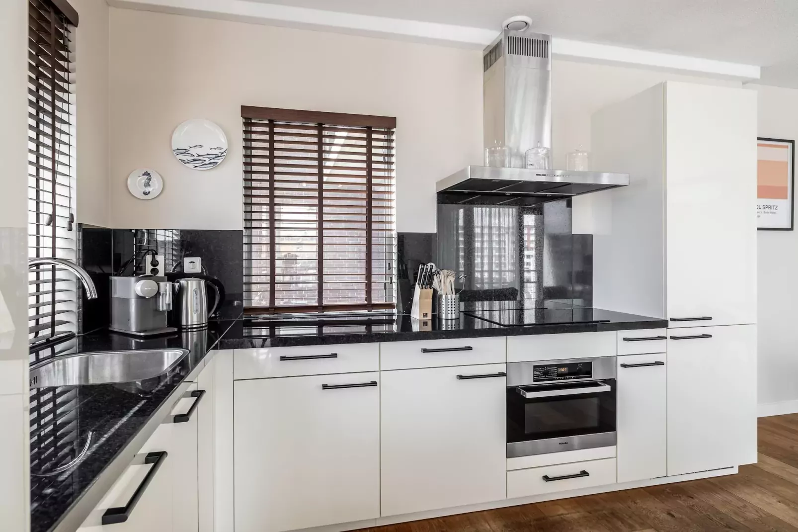 Scheveningen Harbour 38C-Kitchen