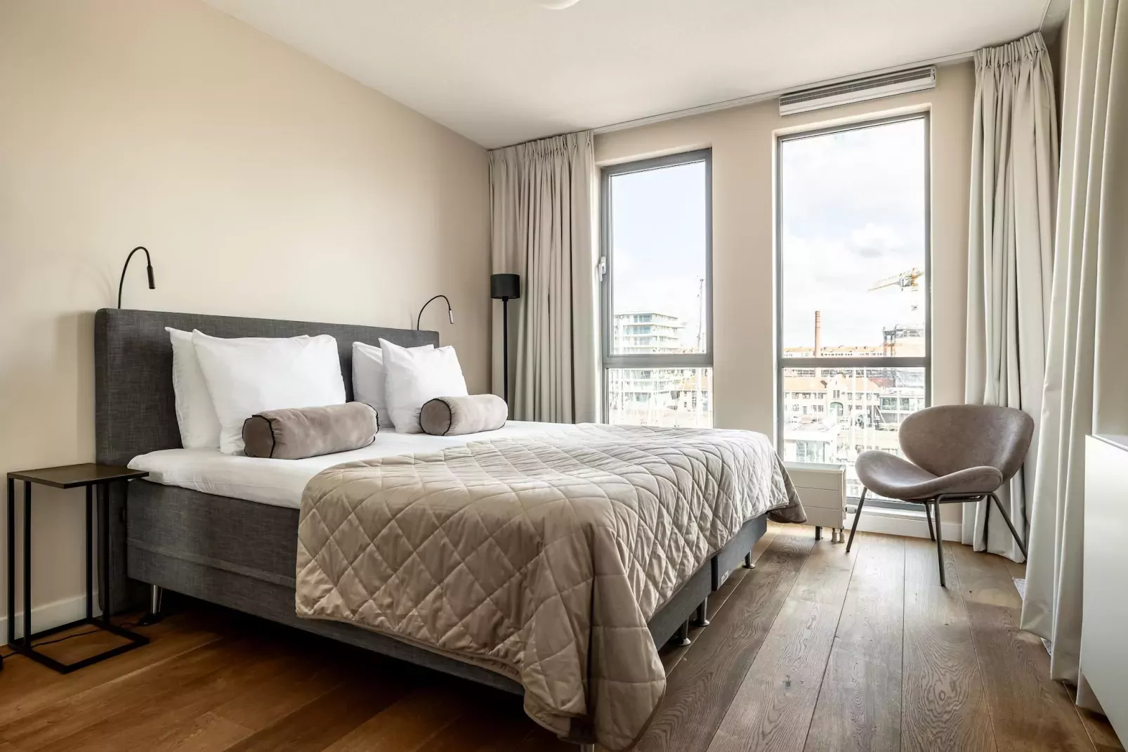 Scheveningen Harbour 38C-Bedroom