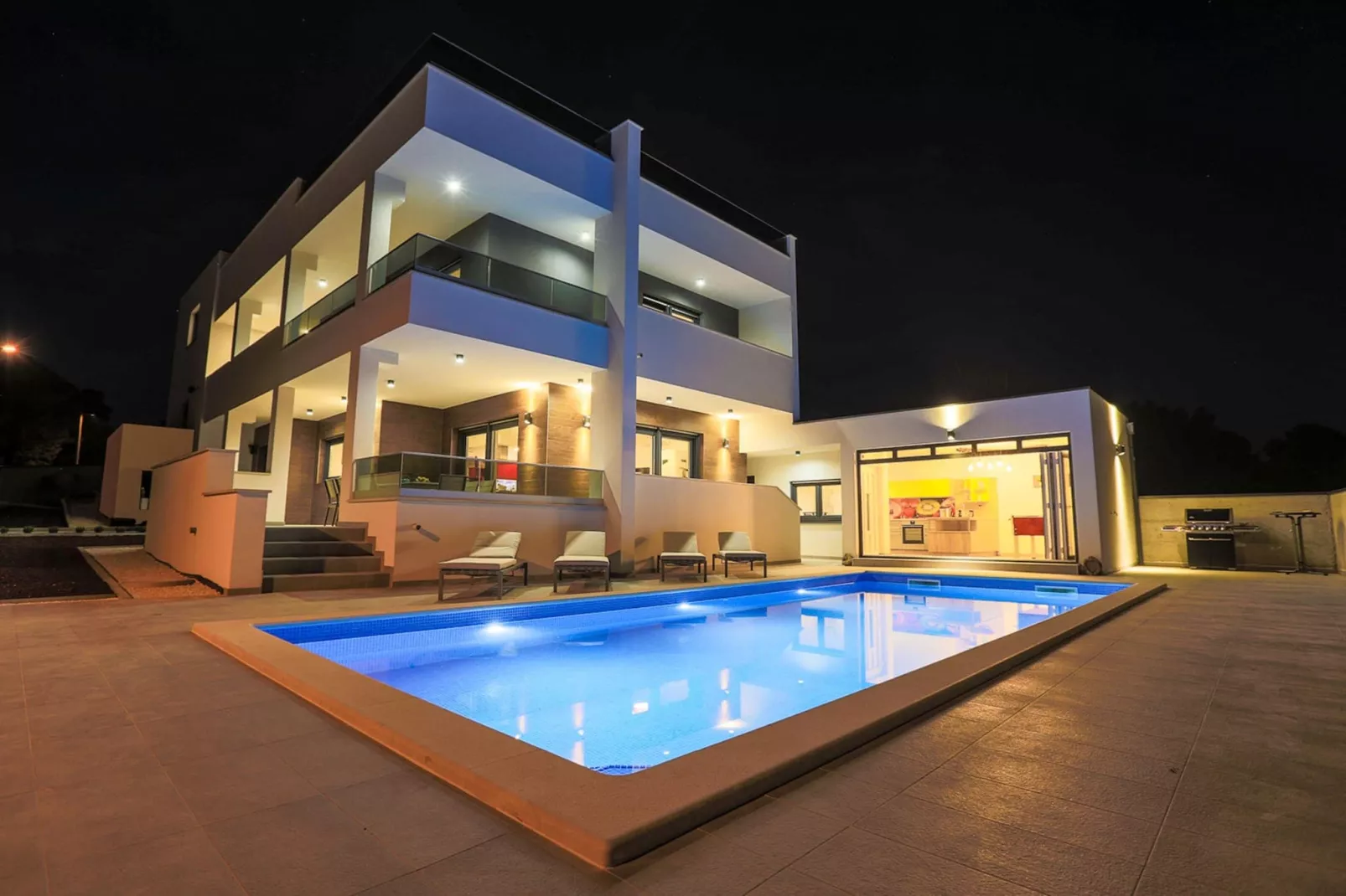 Villa Histra - Private Pool, Sea View, 5 Bedrooms-Exterior summer