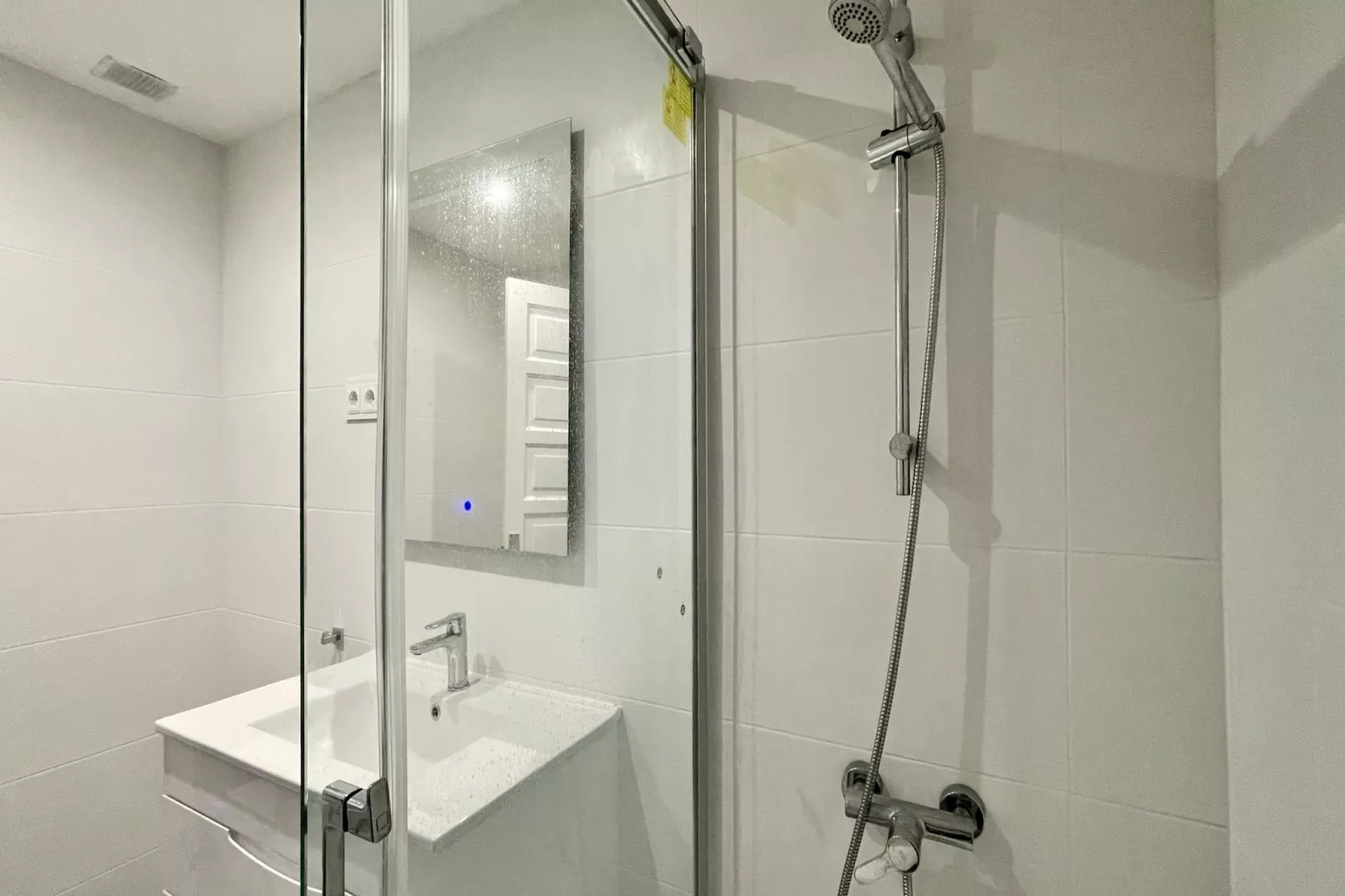 PASSEIG DEL MAR 01-Bathroom