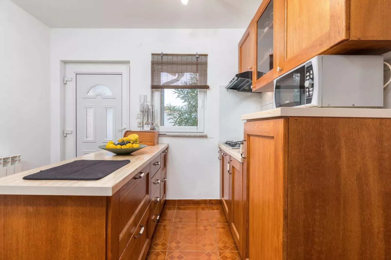Apartment with Pool in Liznjan - Buneta-Kitchen