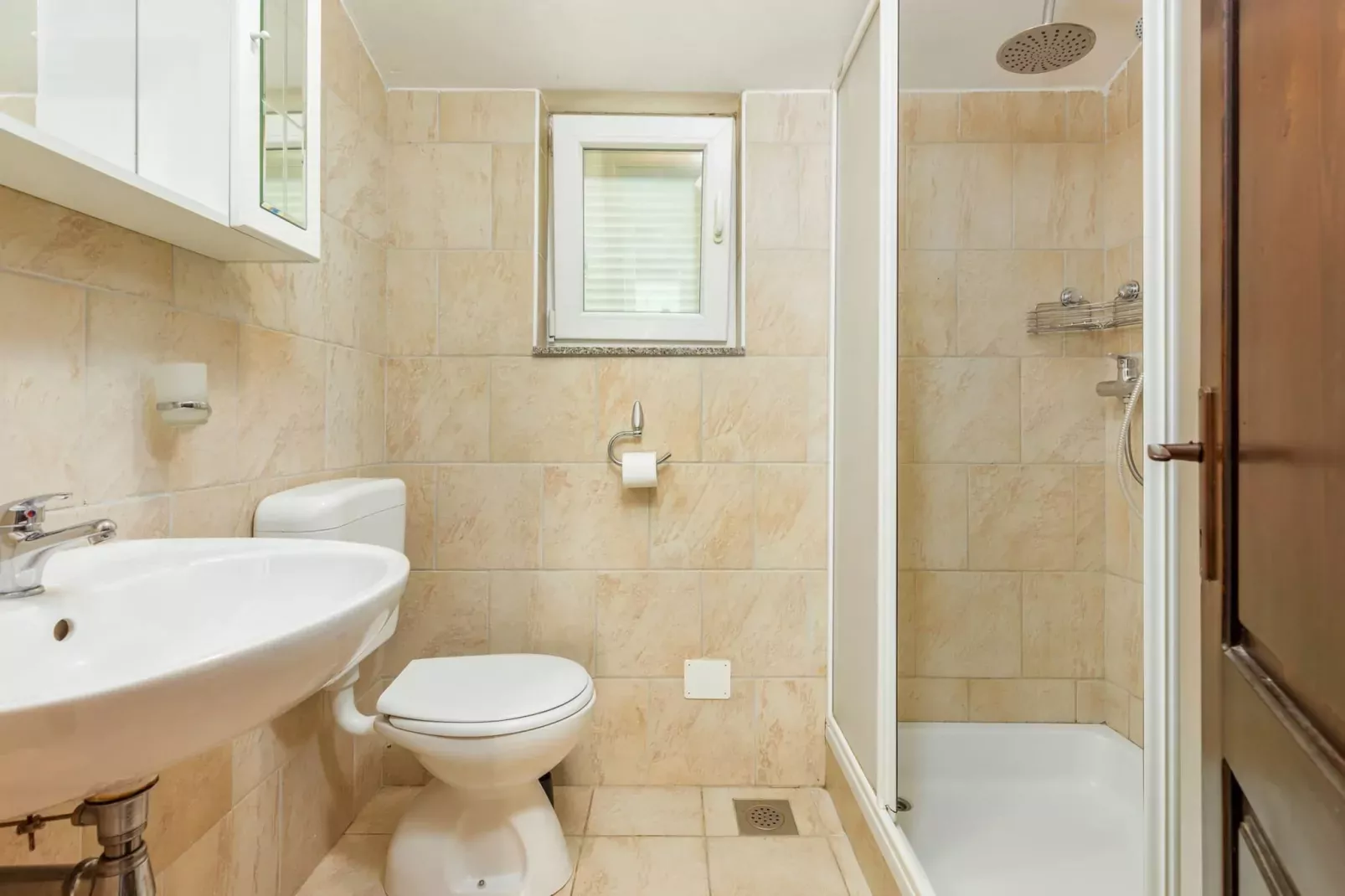 Apartment with Pool in Liznjan - Buneta-Bathroom