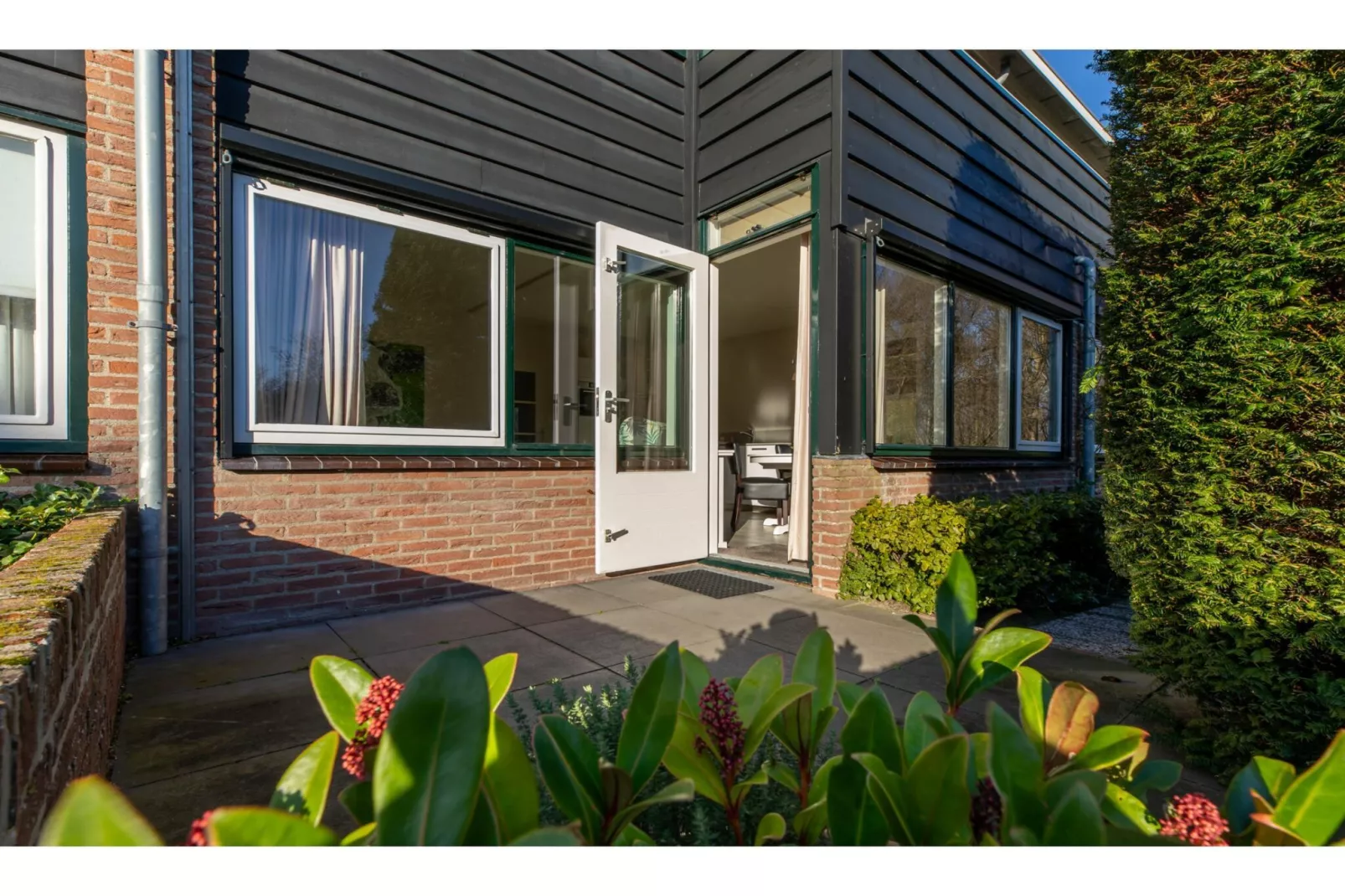 Appartement 'Duinoord' - Duinweg 117-12  Zoutelande-Gardens summer