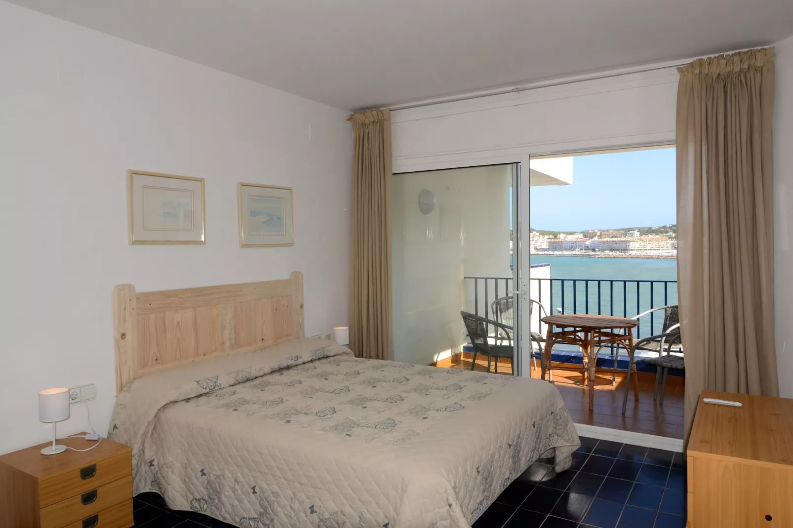 APARTMENT PASSEIG DEL MAR 22-Bedroom