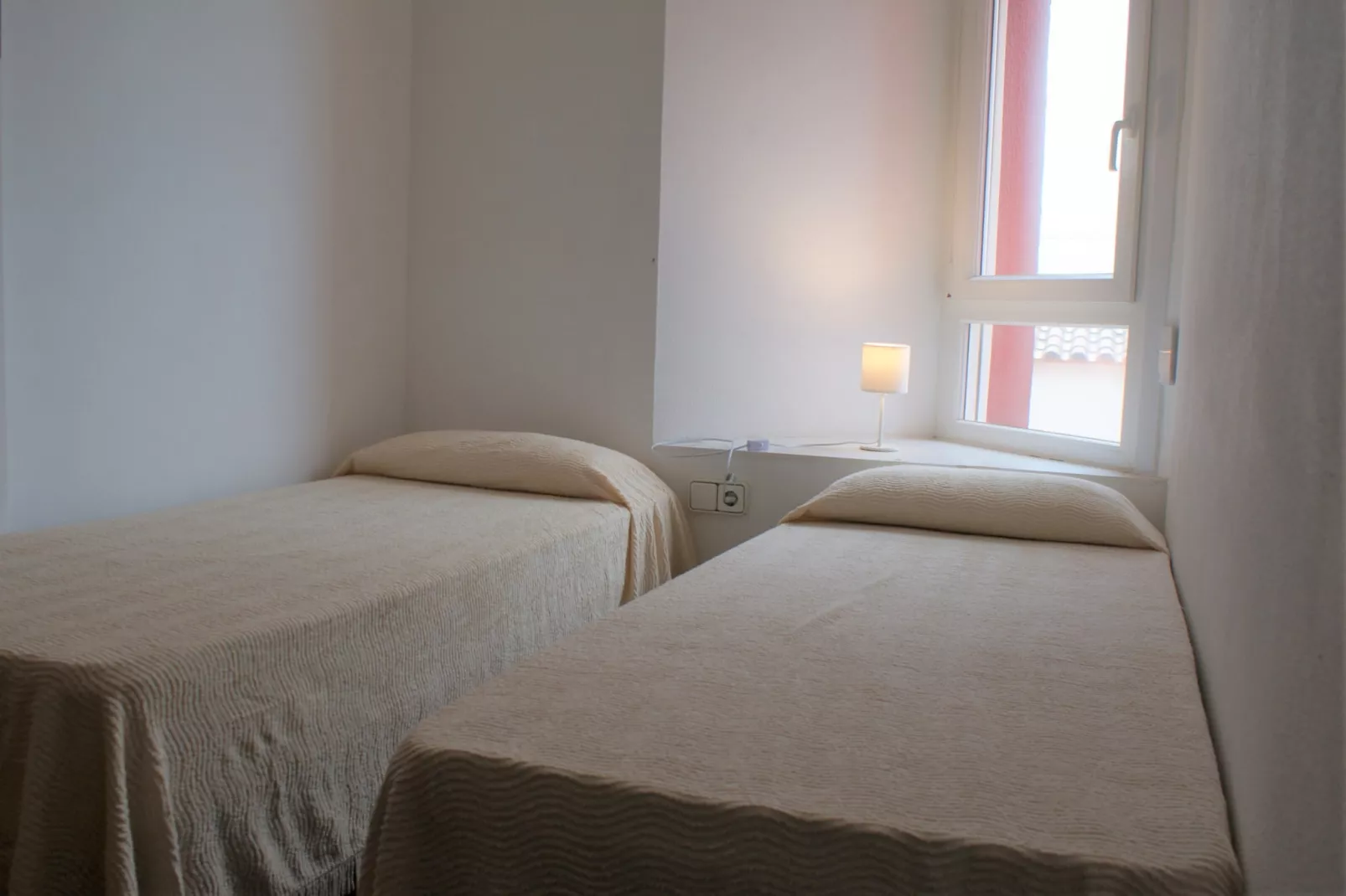 APARTMENT PASSEIG DEL MAR 22-Bedroom