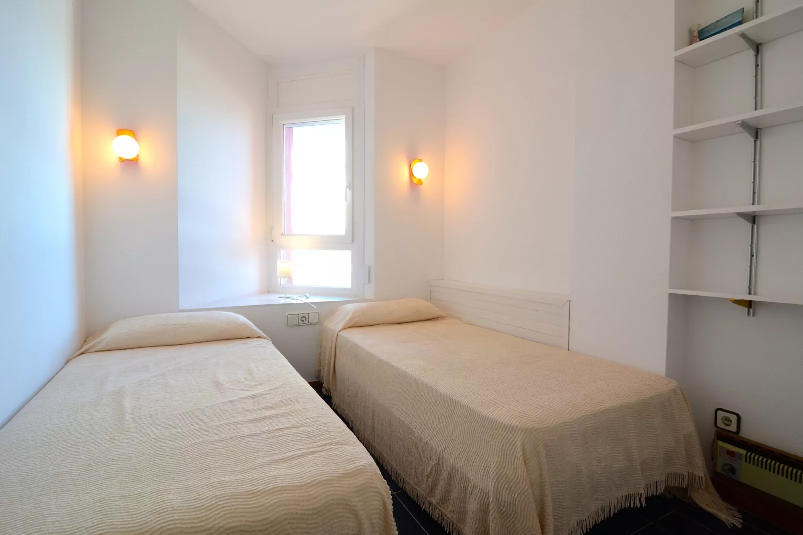 APARTMENT PASSEIG DEL MAR 22-Bedroom