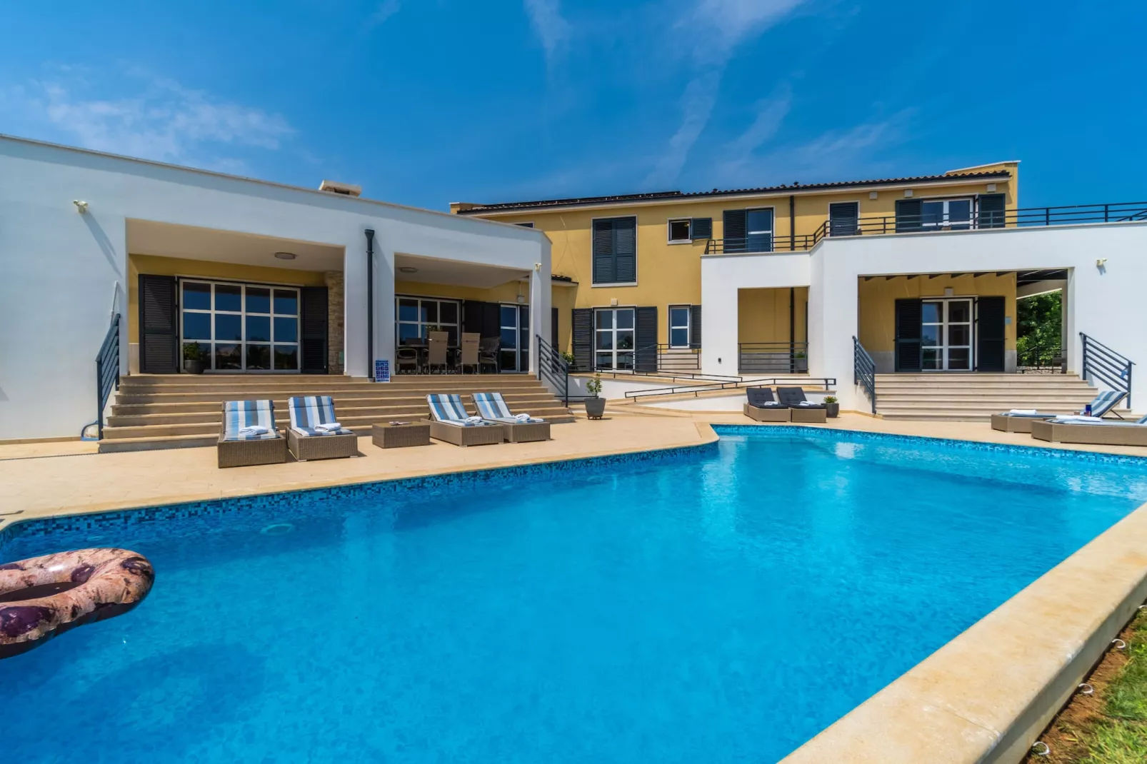 Villa Arkaim with Private Pool-Outdoor