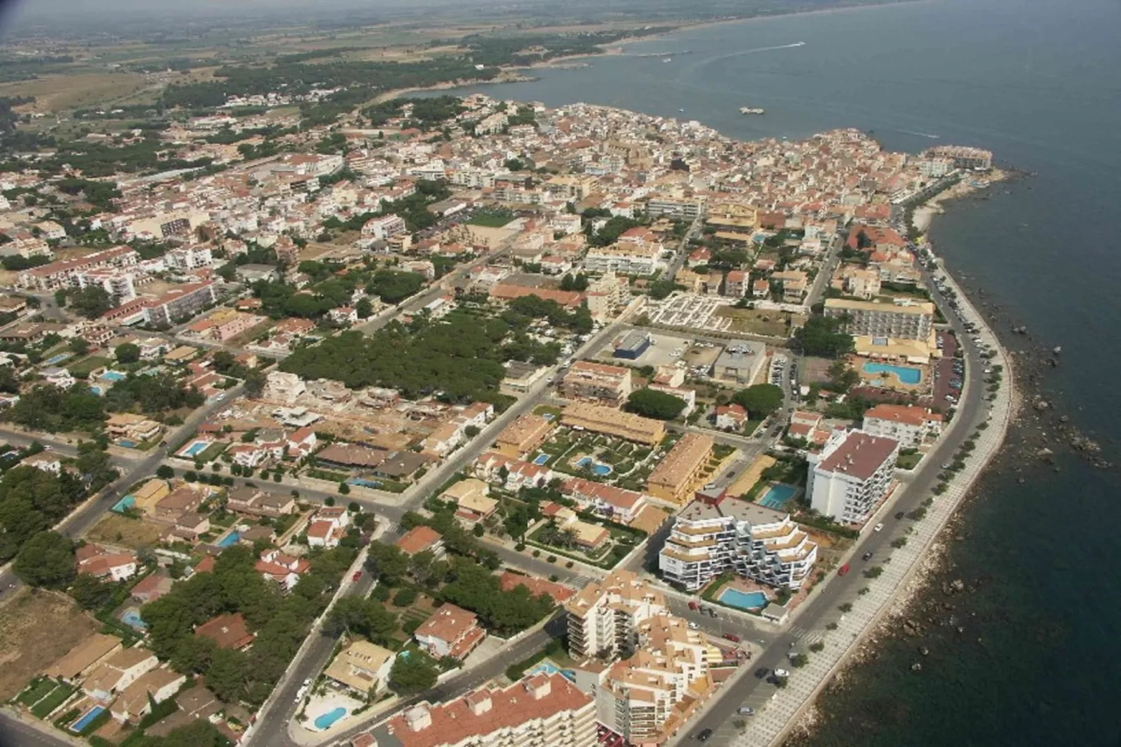 APARTMENT PASSEIG DEL MAR 22-Areas summer 5km