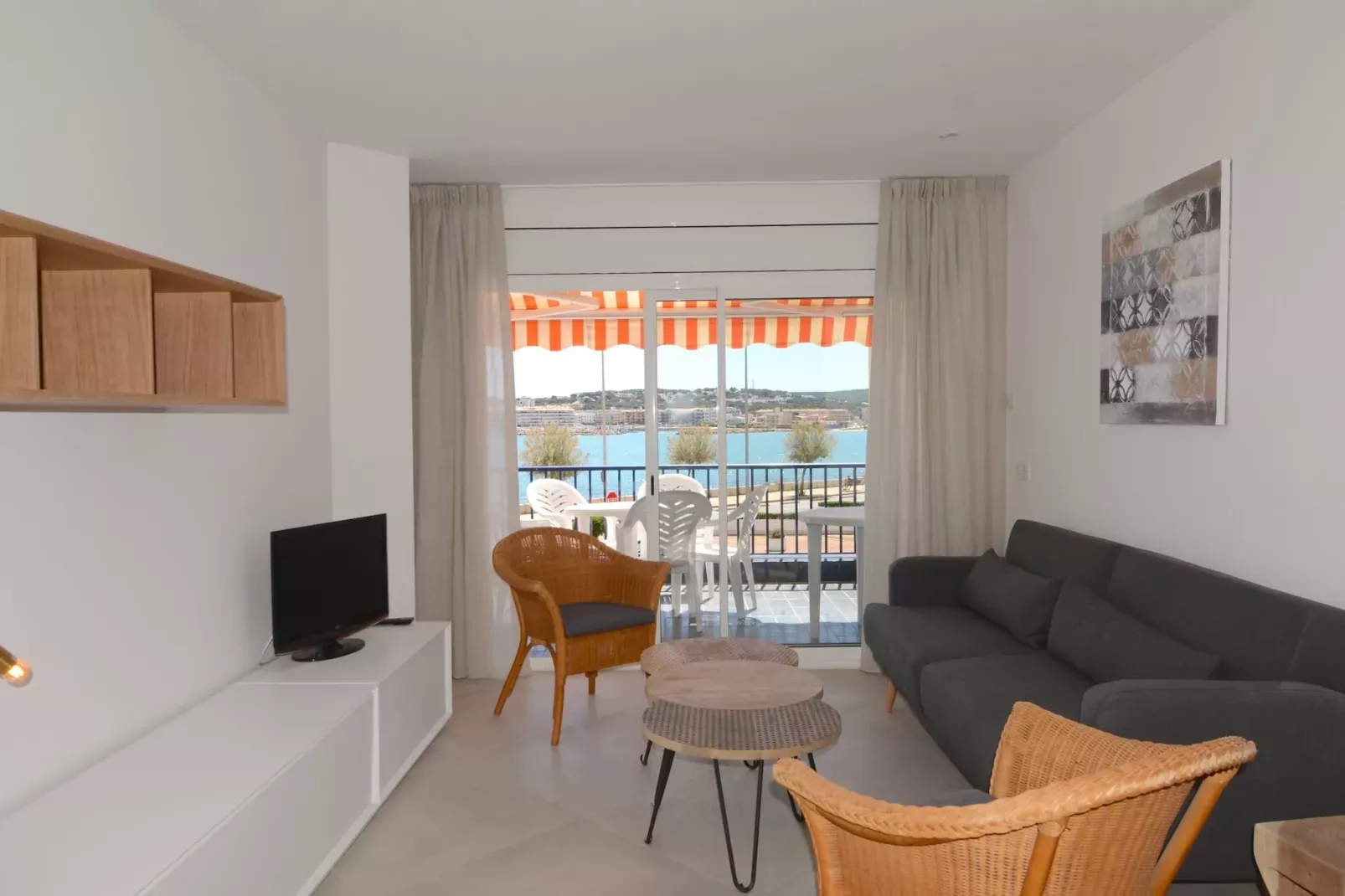 PASSEIG DEL MAR 09-Living room
