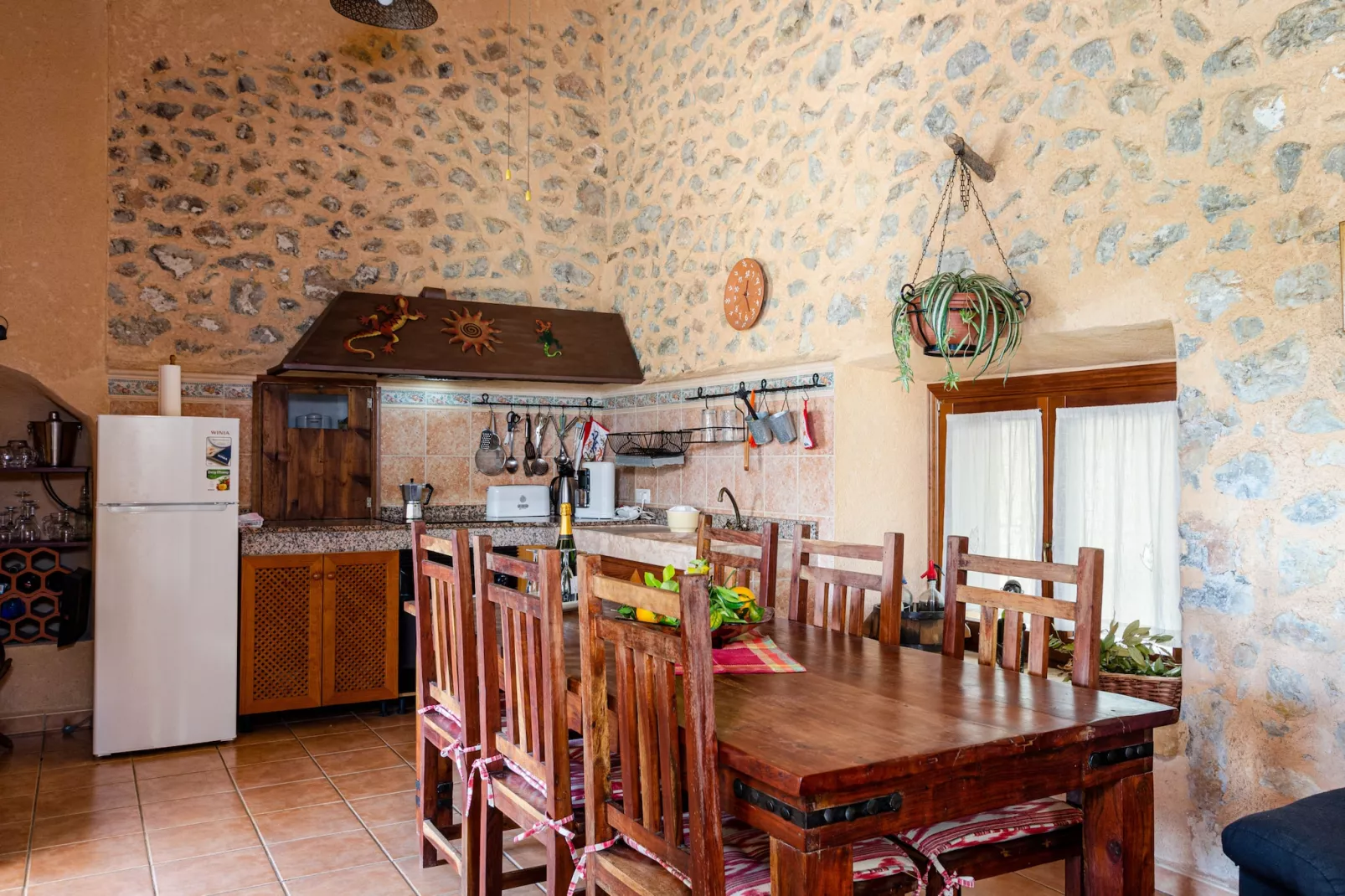 YourHouse Ermita-Dining room