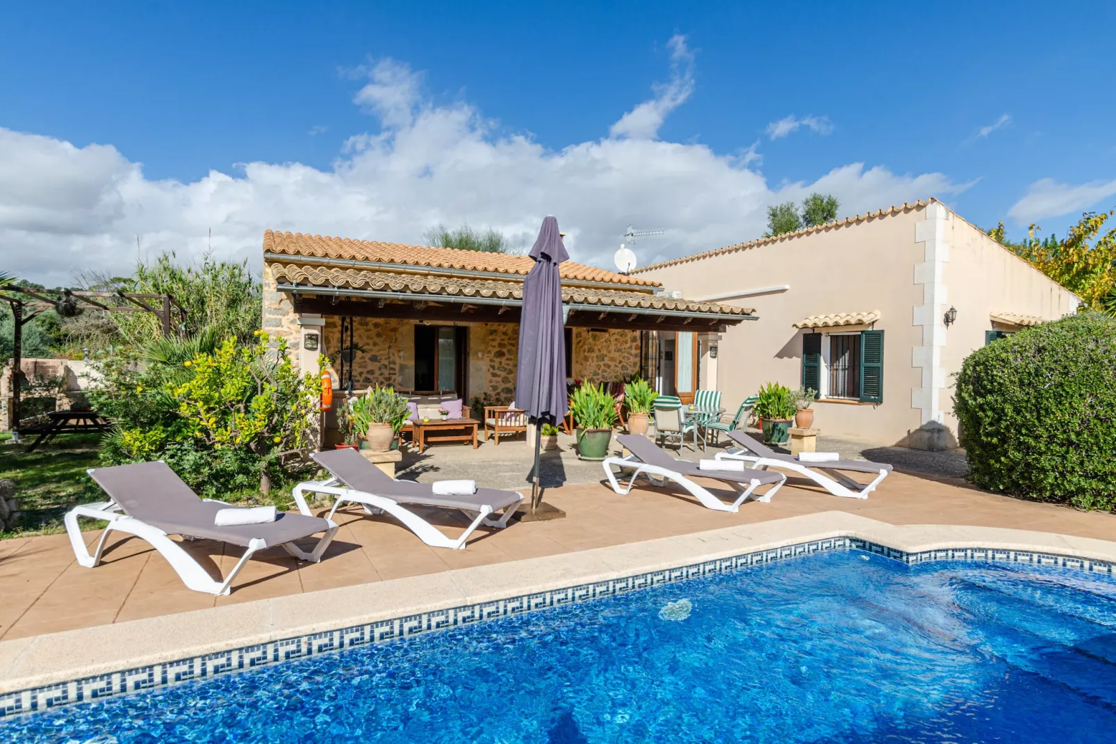 YourHouse Ermita-Pool