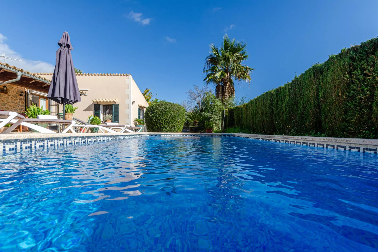 YourHouse Ermita-Pool