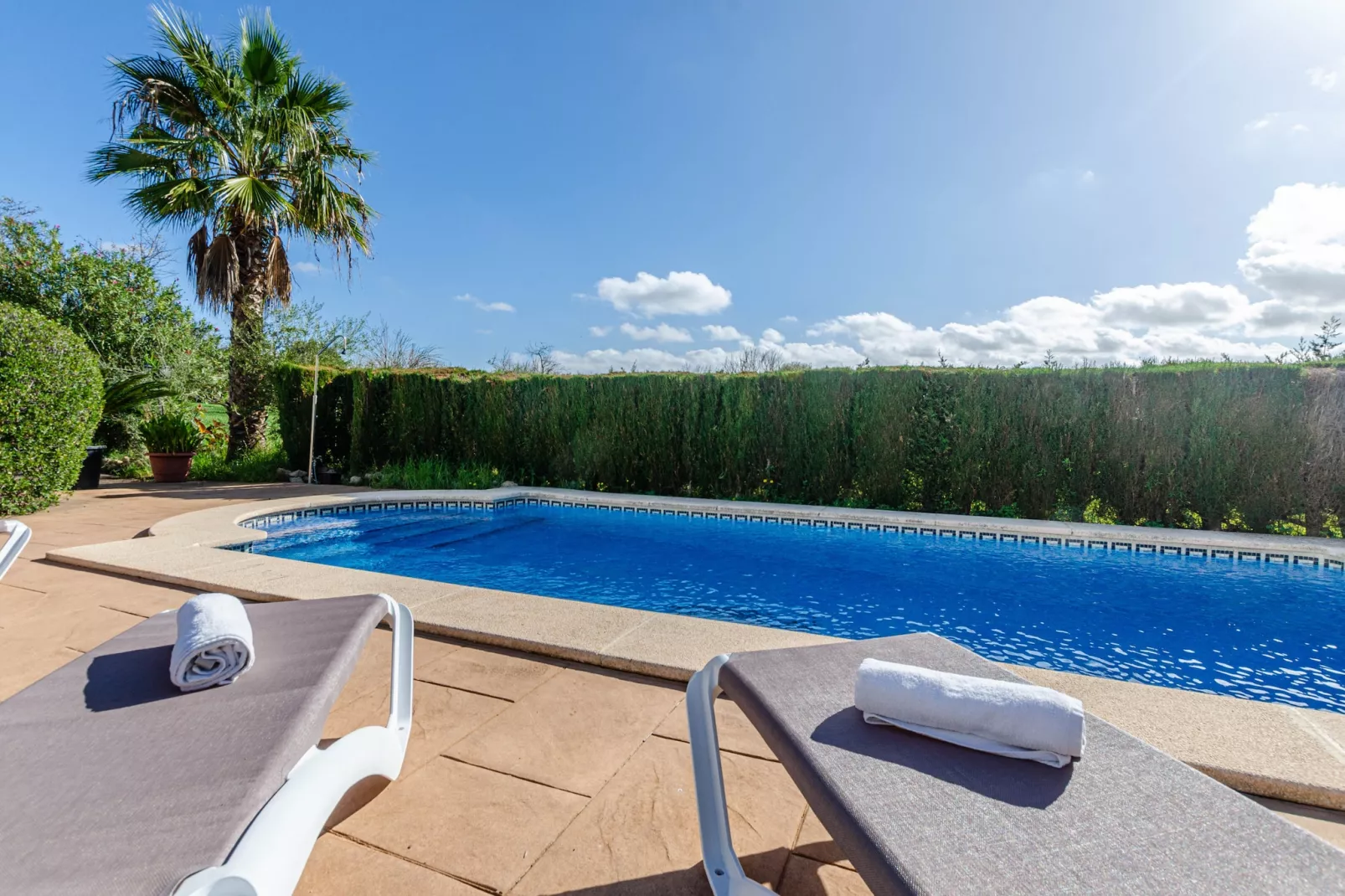 YourHouse Ermita-Pool