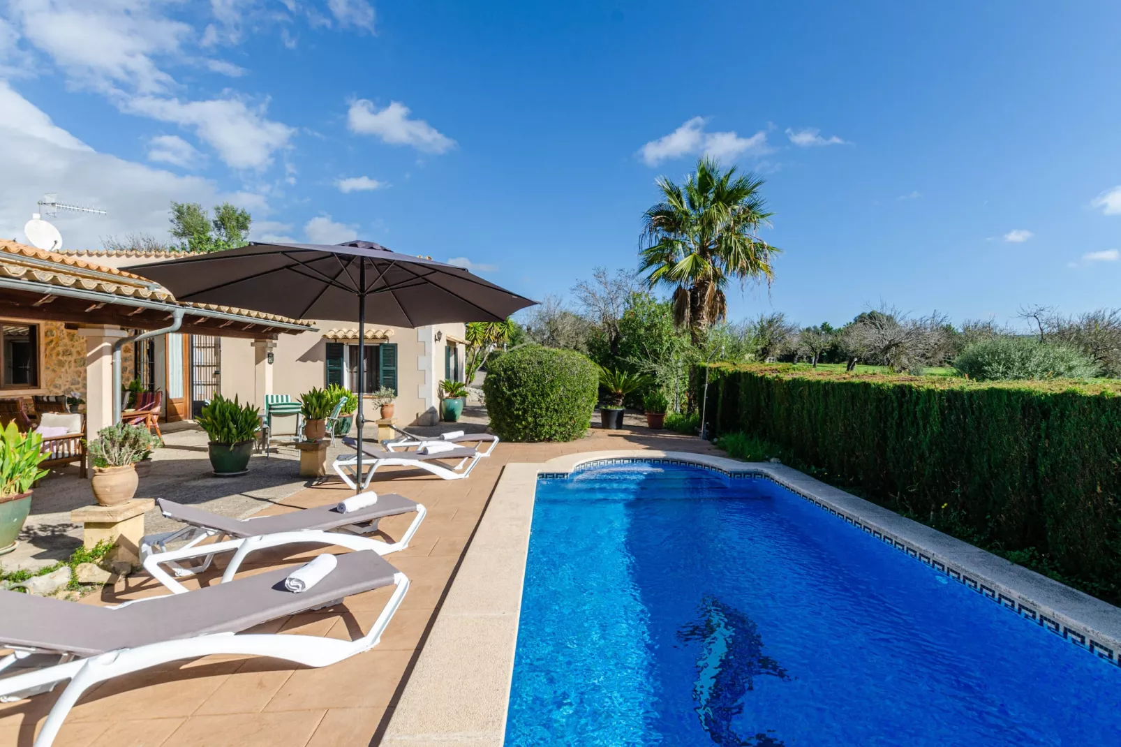 YourHouse Ermita-Pool