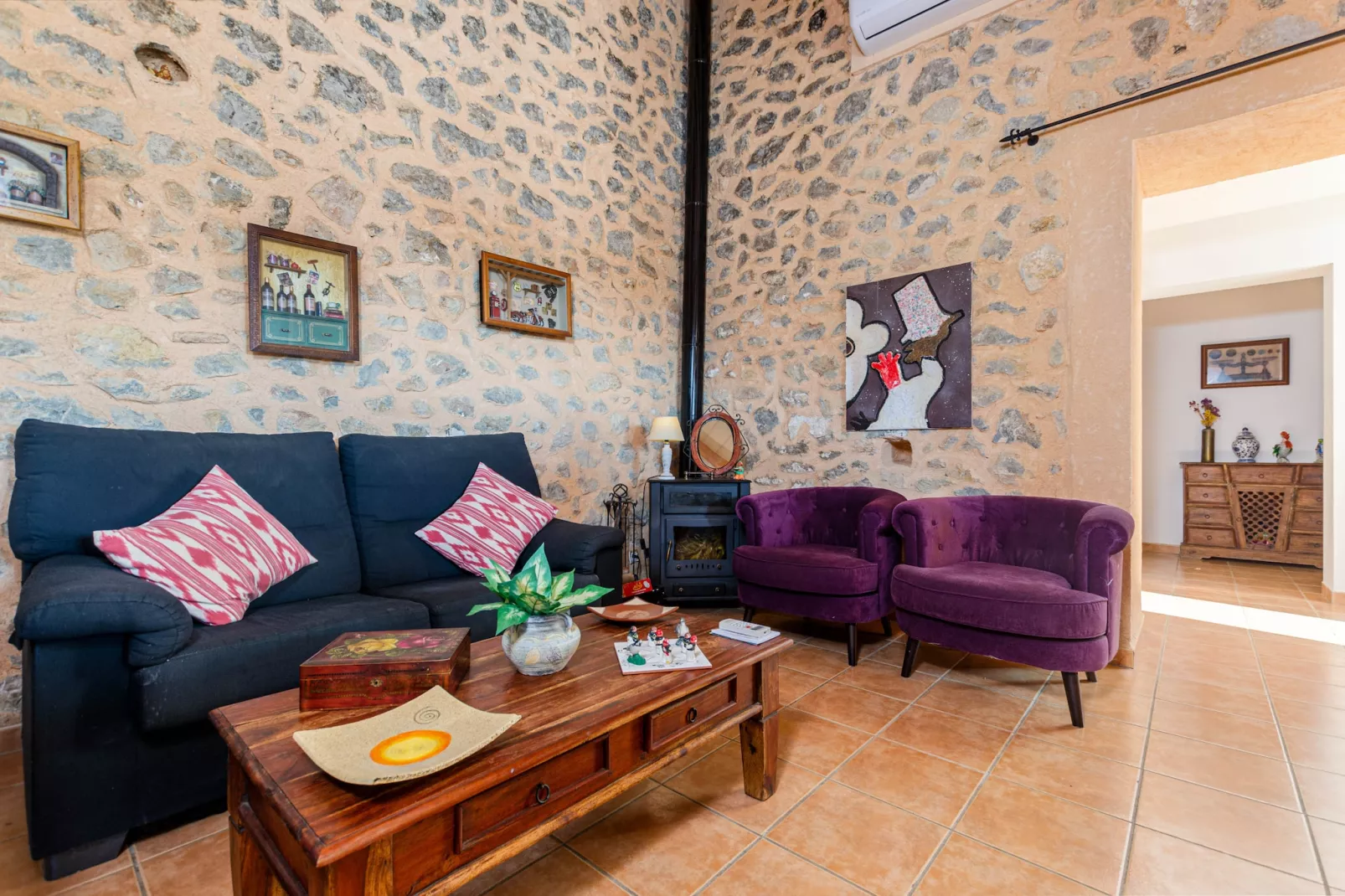 YourHouse Ermita-Living room