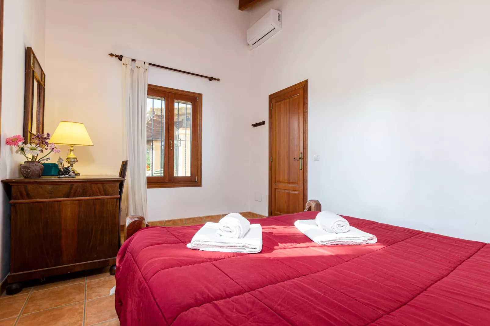 YourHouse Ermita-Bedroom