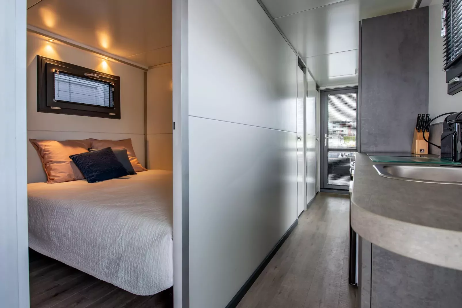Waterlodge Blue Lagoon-Bedroom