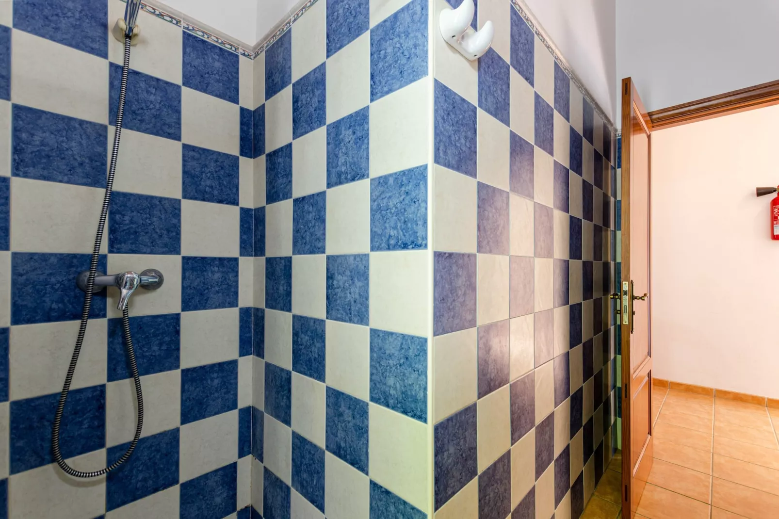 YourHouse Ermita-Bathroom