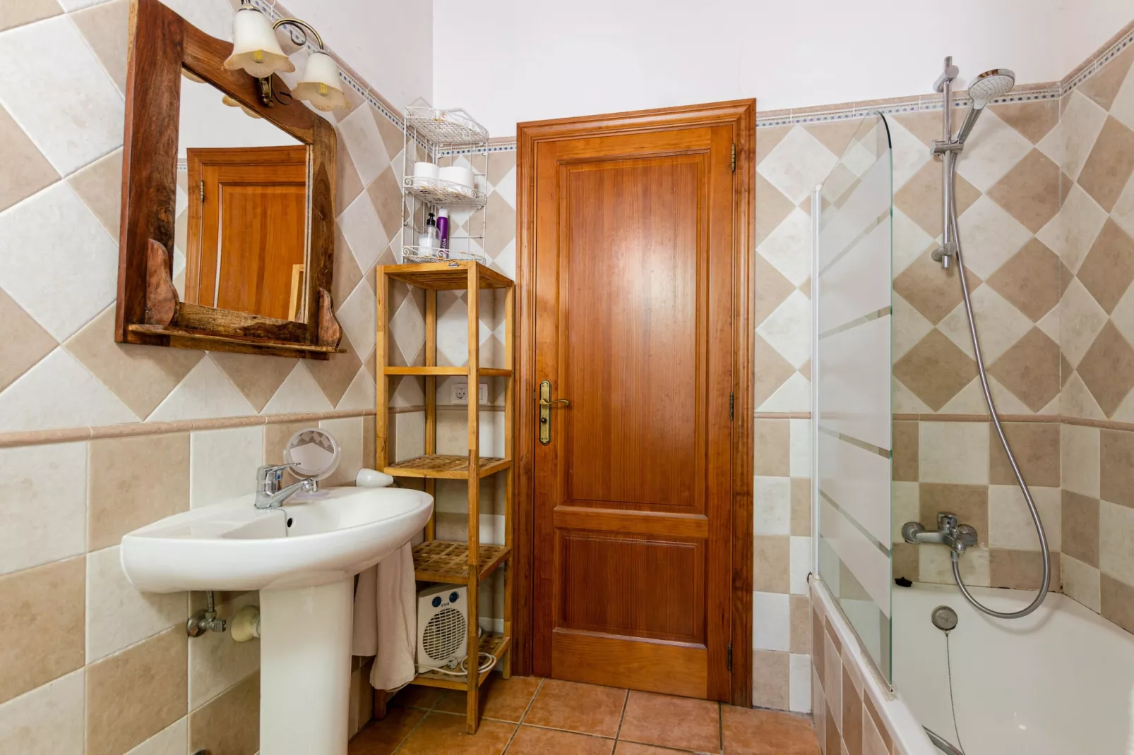 YourHouse Ermita-Bathroom