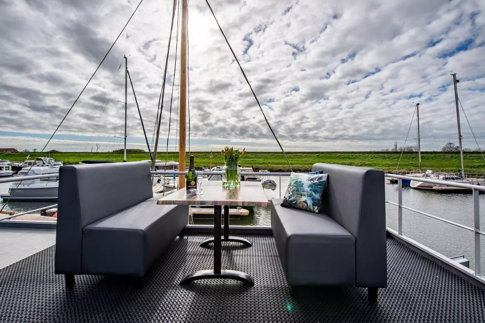 Waterlodge Blue Lagoon-Terrace balcony