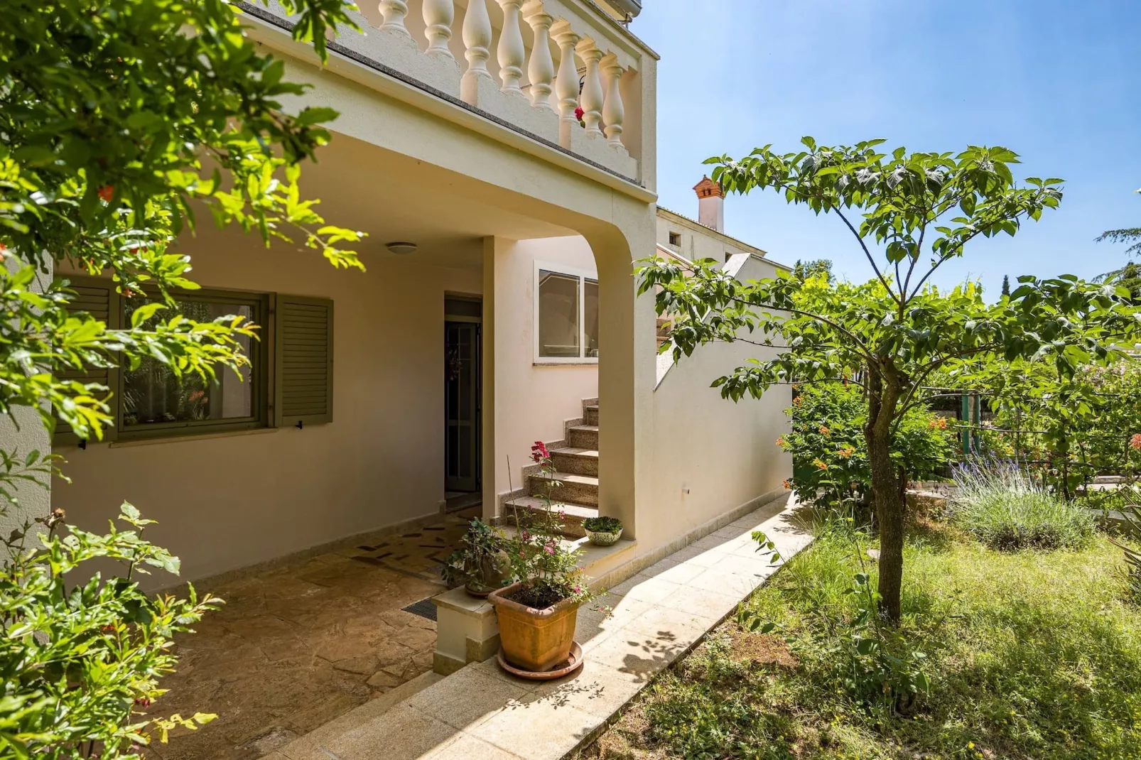 Apartment Jano with Balcony - Shabby Chic-Gardens summer