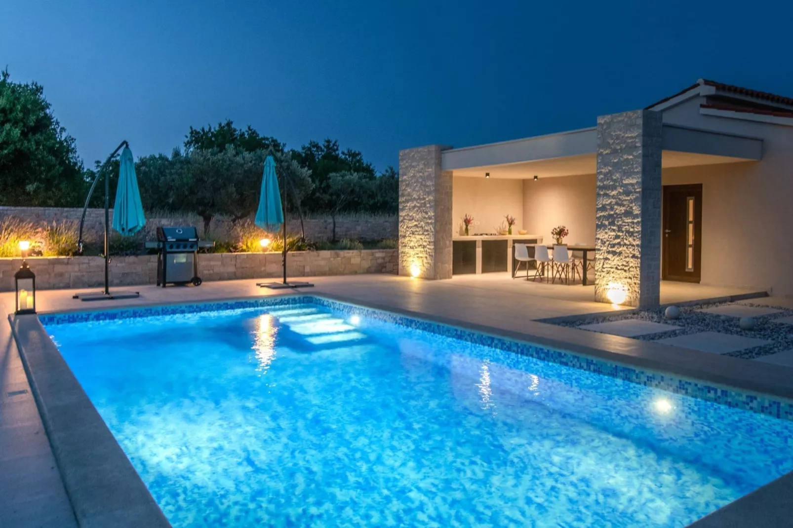 Villa Silentio with Jacuzzi and Pool (4+2)-Pool