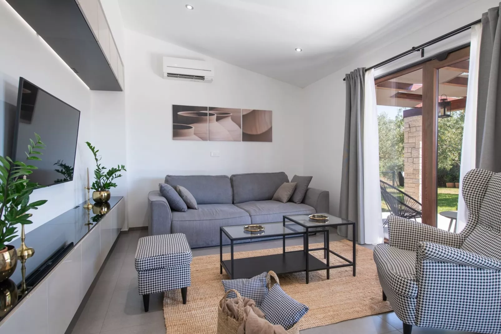 Villa Silentio with Jacuzzi and Pool (4+2)-Living room