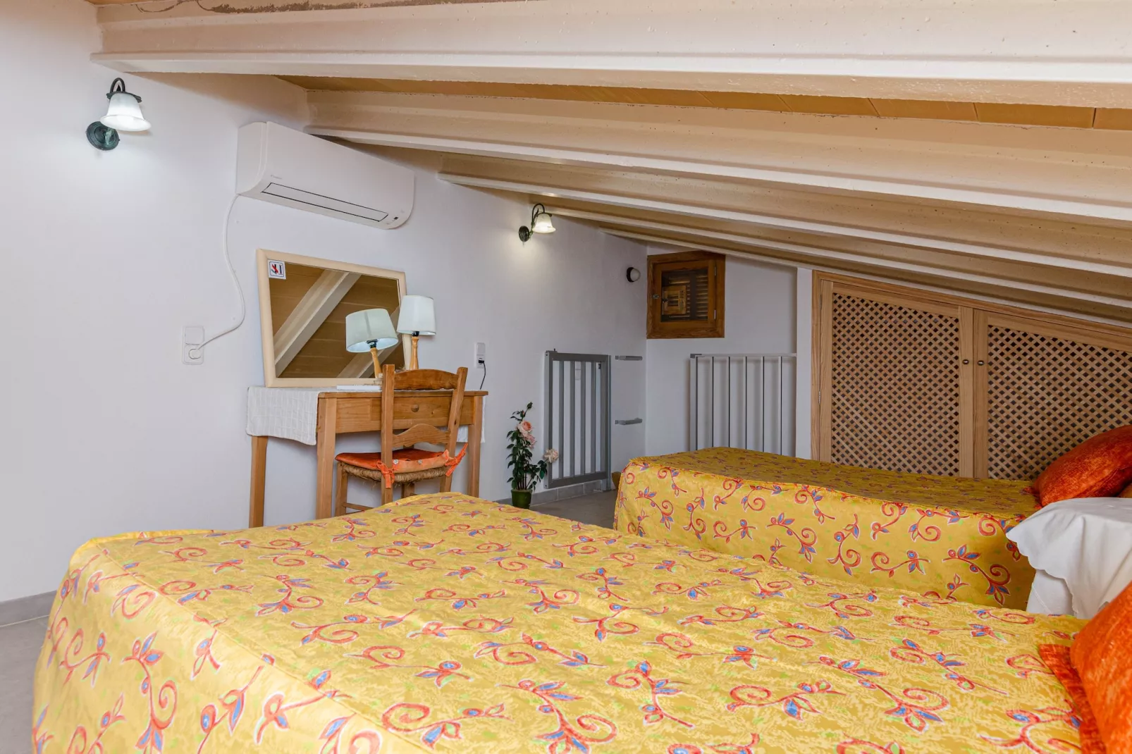 YourHouse Sa Sini-Bedroom