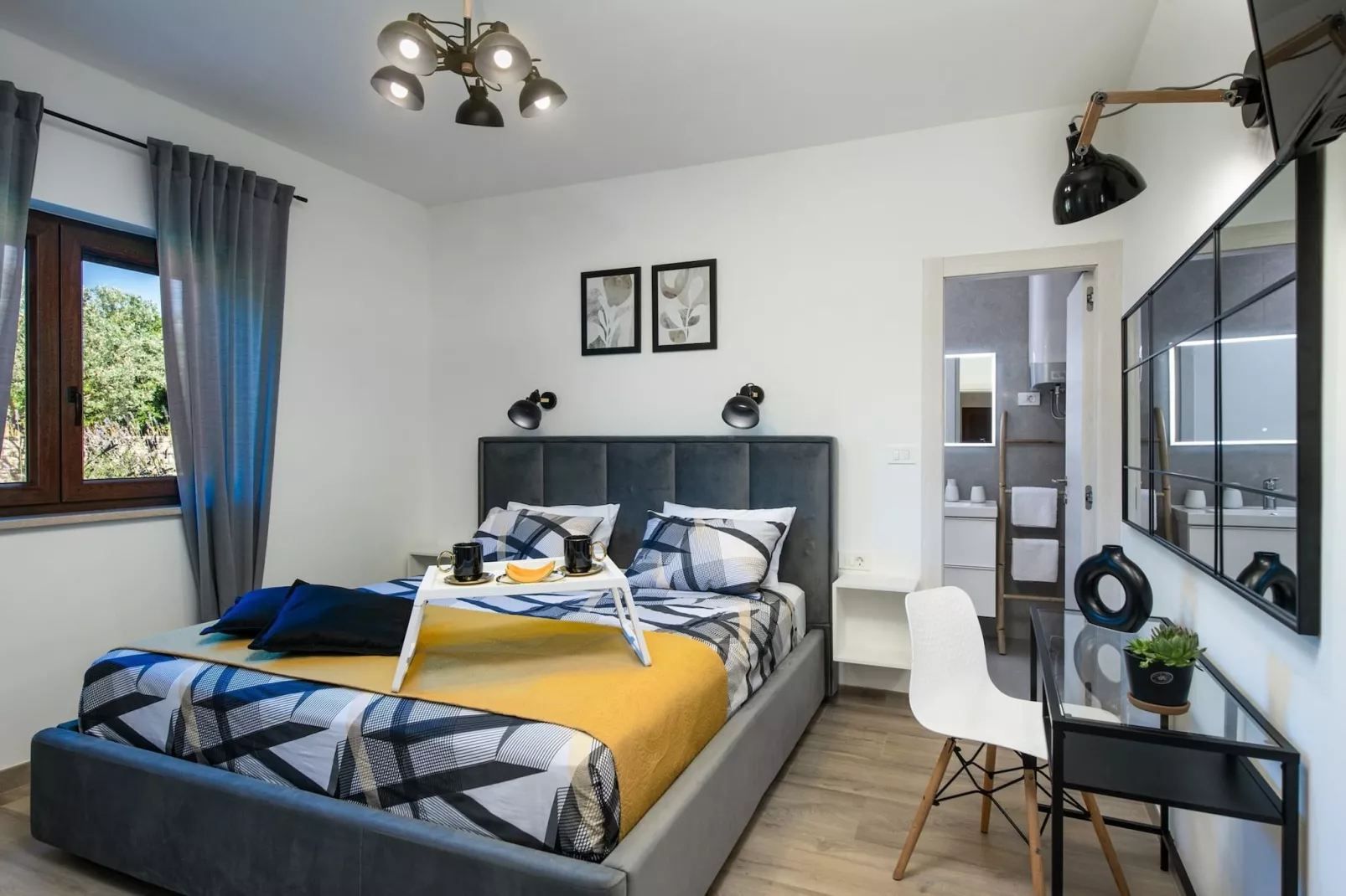 Villa Silentio with Jacuzzi and Pool (4+2)-Bedroom