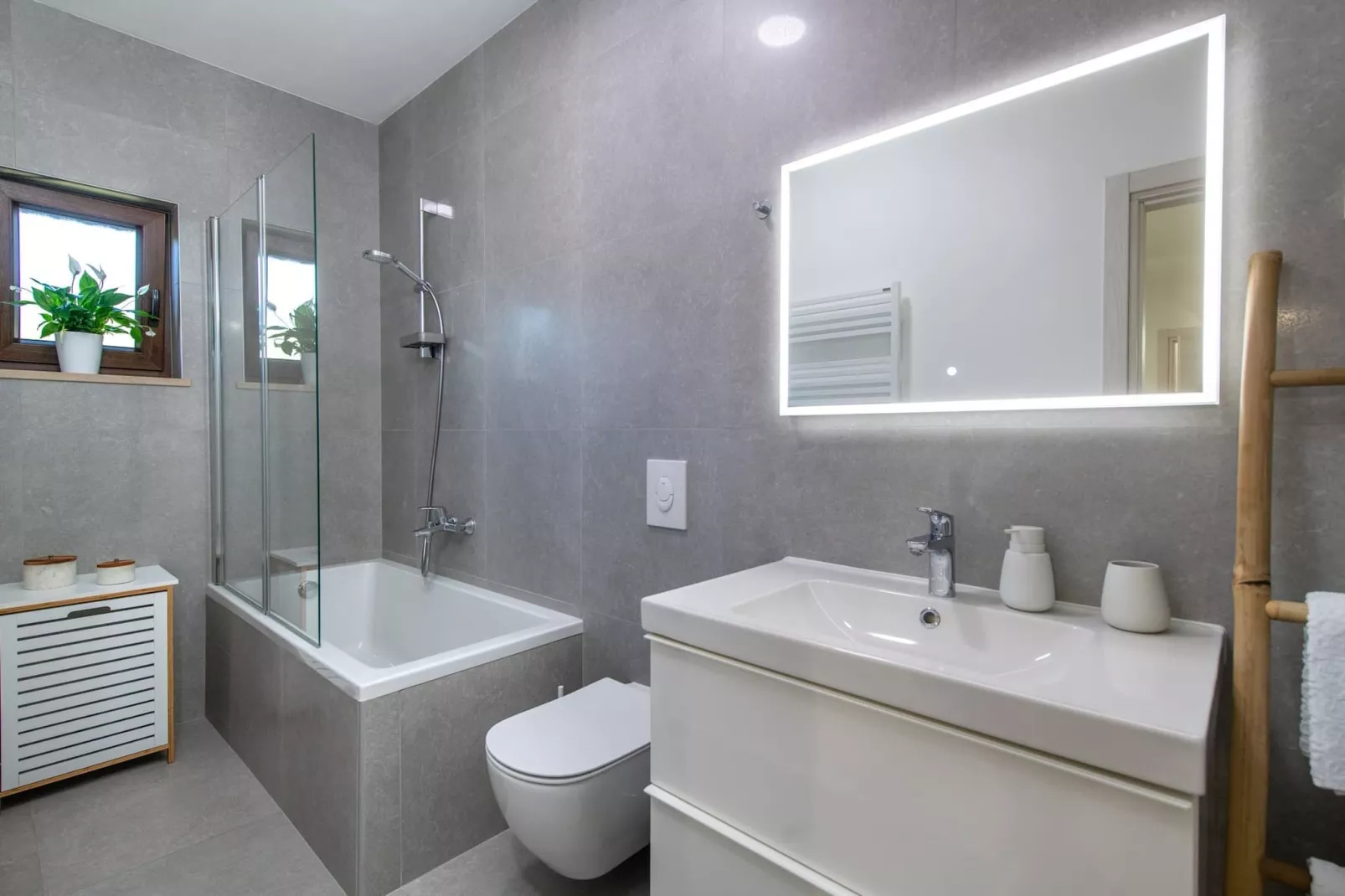 Villa Silentio with Jacuzzi and Pool (4+2)-Bathroom