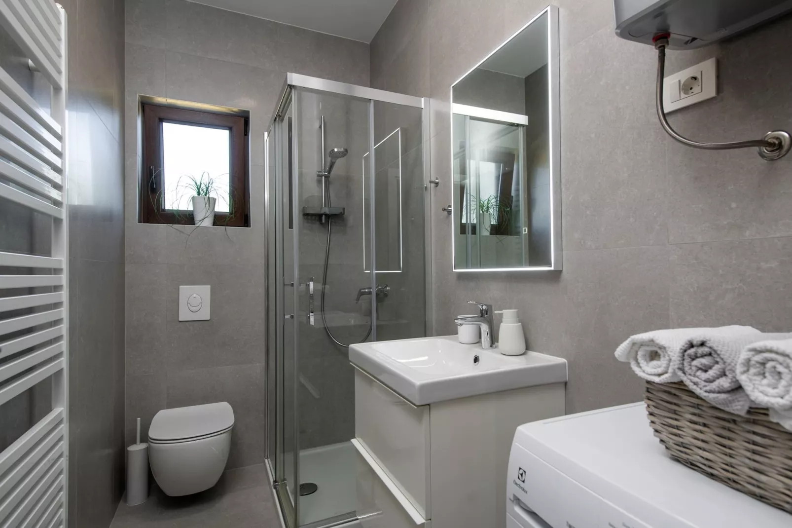 Villa Silentio with Jacuzzi and Pool (4+2)-Bathroom