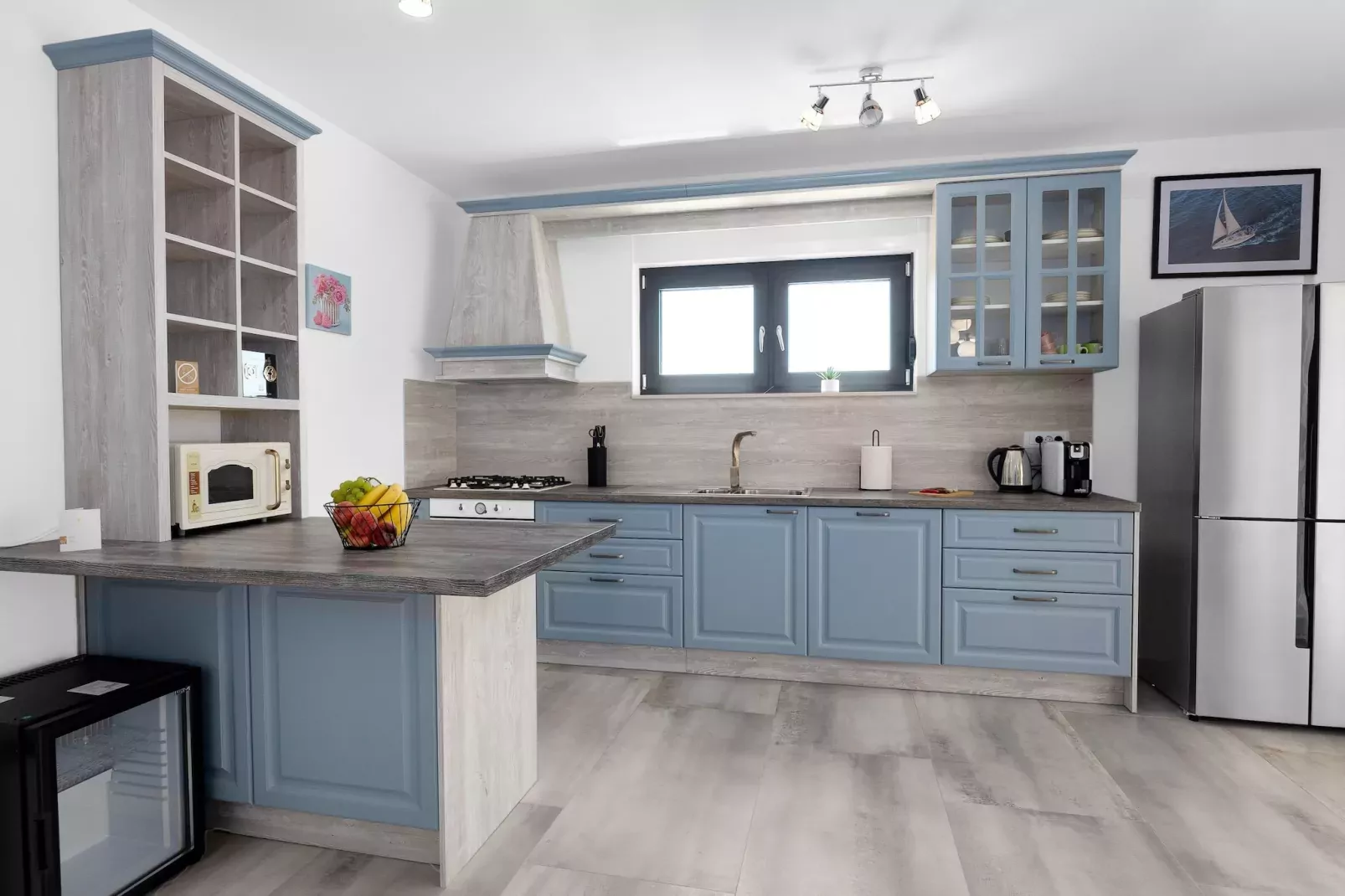 Enchanting Villa Bianca North with Pool and Jacuzz-Kitchen
