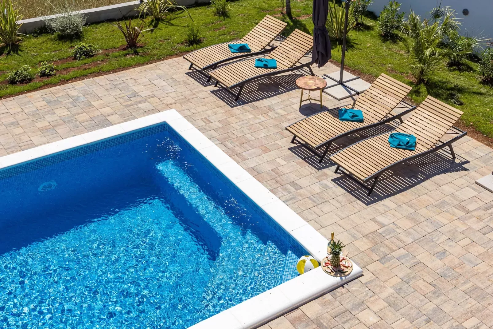 poolofhouse