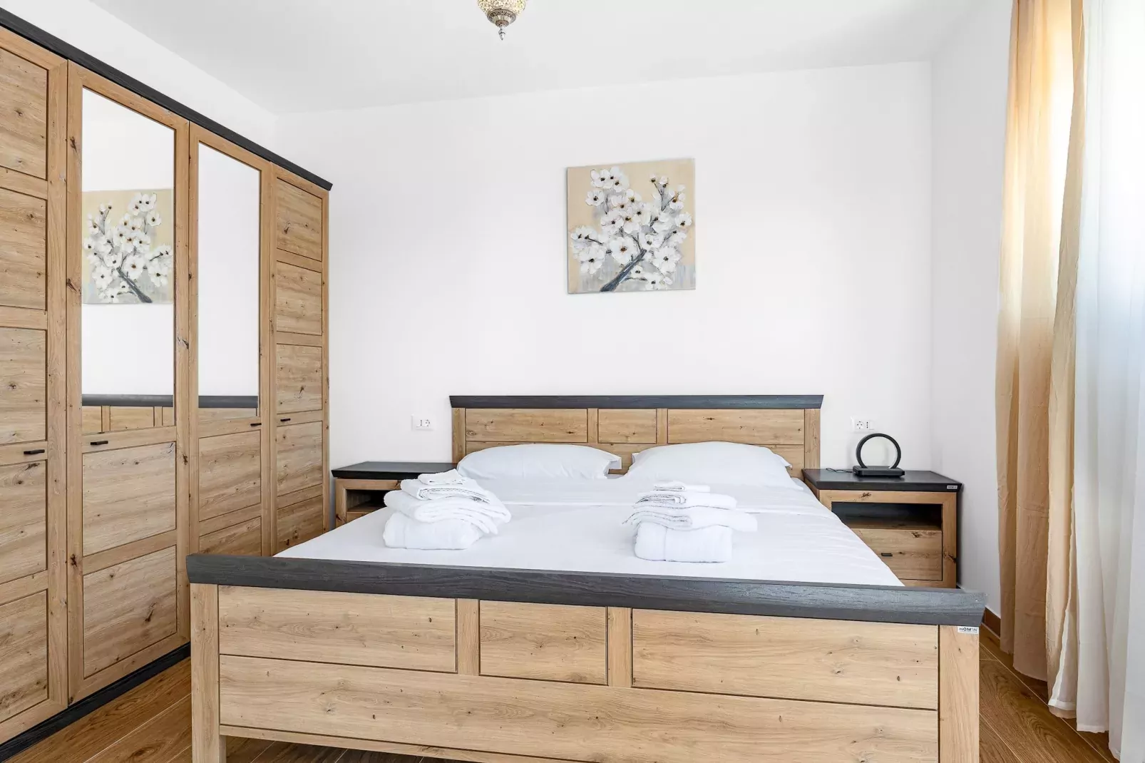 Enchanting Villa Bianca North with Pool and Jacuzz-Bedroom