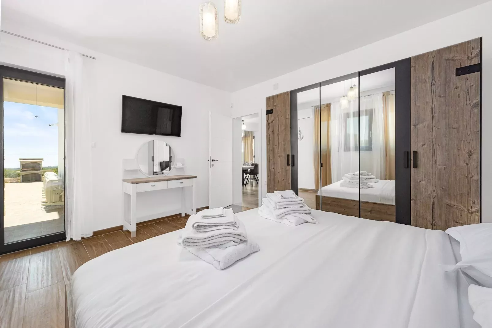 Enchanting Villa Bianca North with Pool and Jacuzz-Bedroom