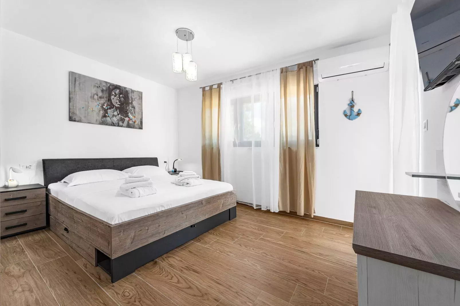 Enchanting Villa Bianca North with Pool and Jacuzz-Bedroom