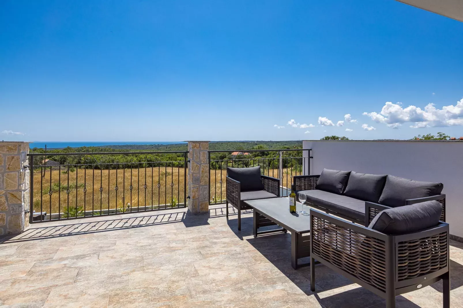 Enchanting Villa Bianca North with Pool and Jacuzz-Terrace balcony