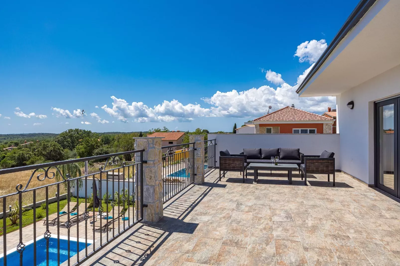 Enchanting Villa Bianca North with Pool and Jacuzz-Terrace balcony