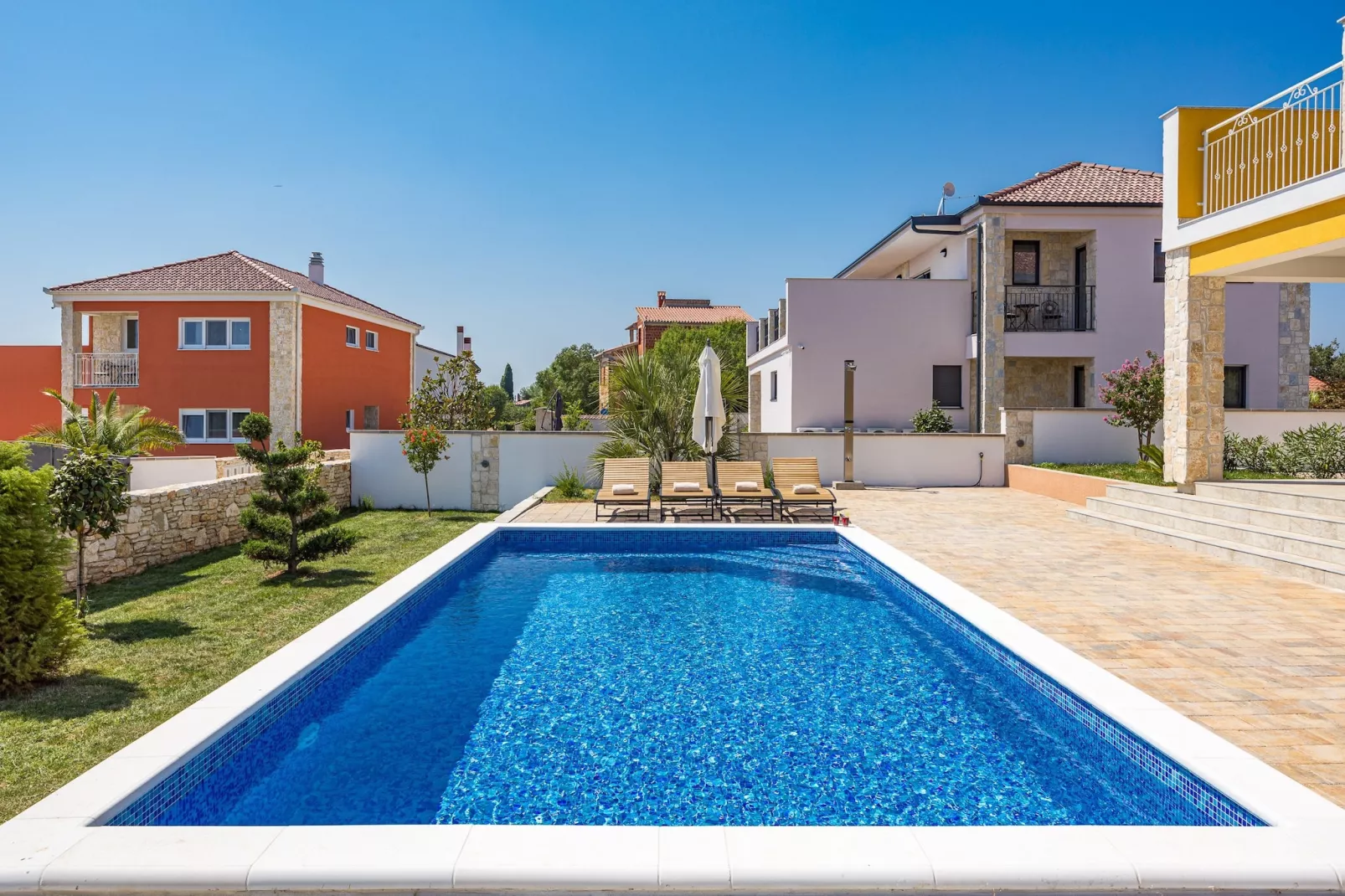 poolofhouse