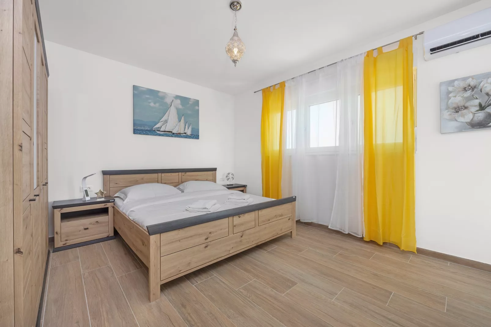 Enchanting Villa Magdalena East with Pool and Jacu - 10559317
