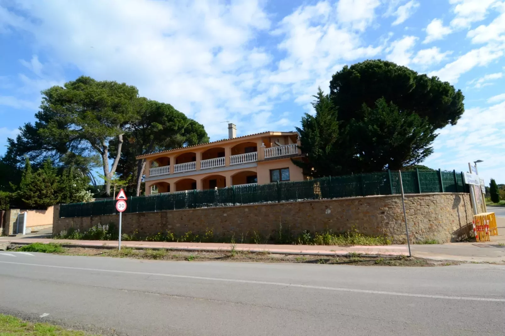 MUSEU BAIXOS 4D-Outdoor