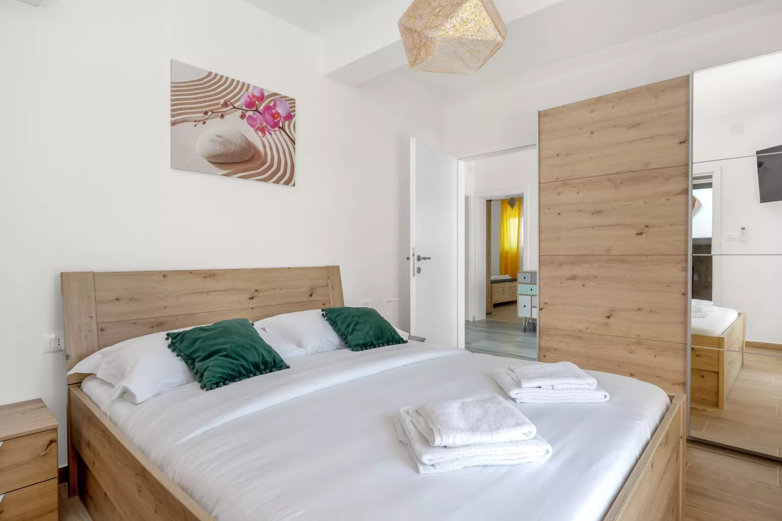 Enchanting Villa Magdalena East with Pool and Jacu - 10559318