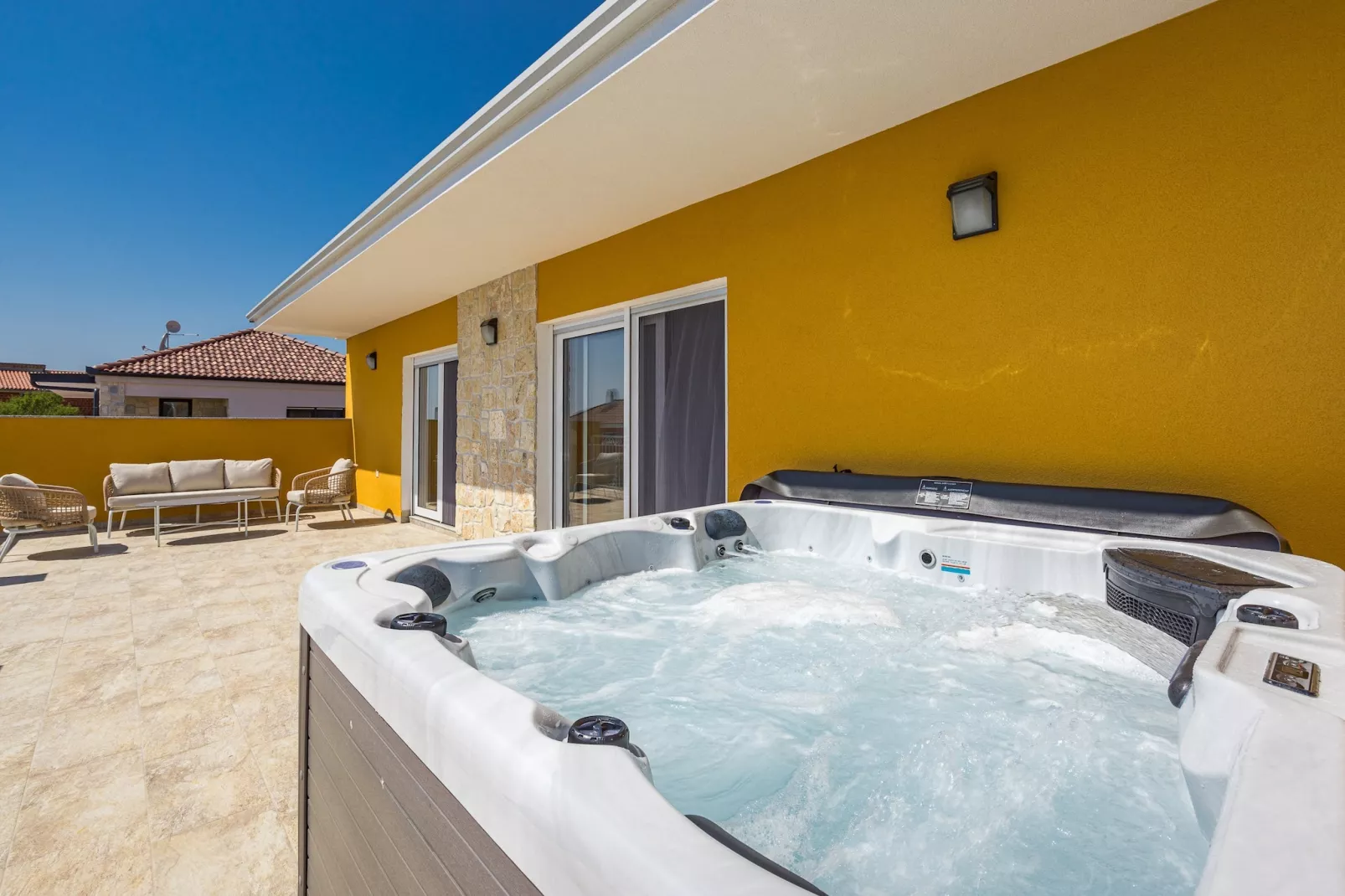 Enchanting Villa Magdalena East with Pool and Jacu - 10559330