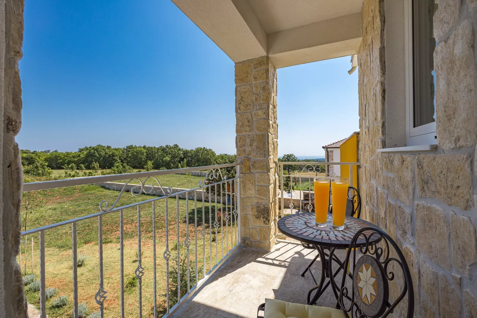 Enchanting Villa Magdalena East with Pool and Jacu - 10559333
