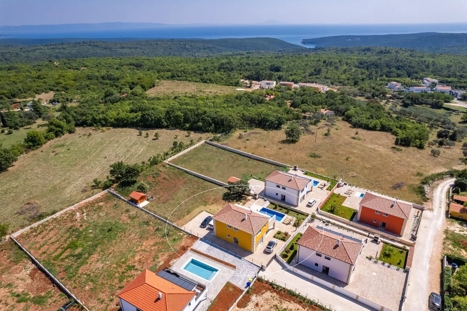 Enchanting Villa Magdalena East with Pool and Jacu - 10559334