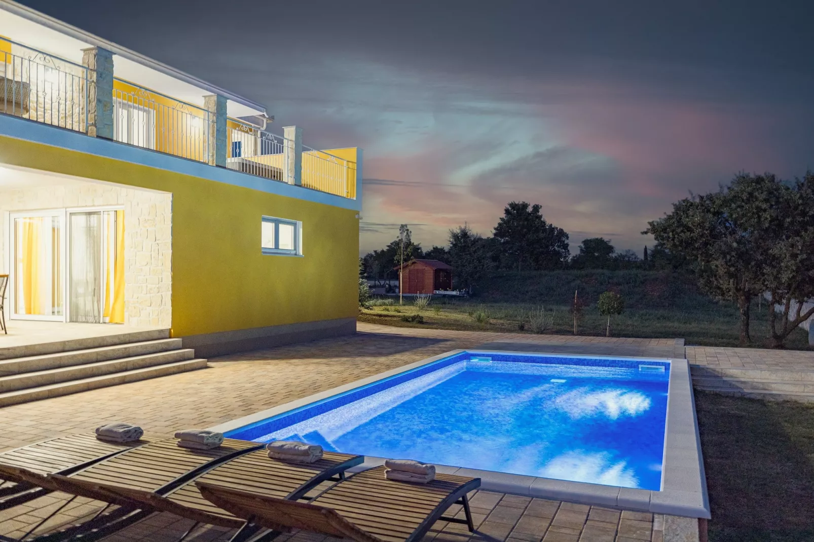 Enchanting Villa Magdalena East with Pool and Jacu - 10559339
