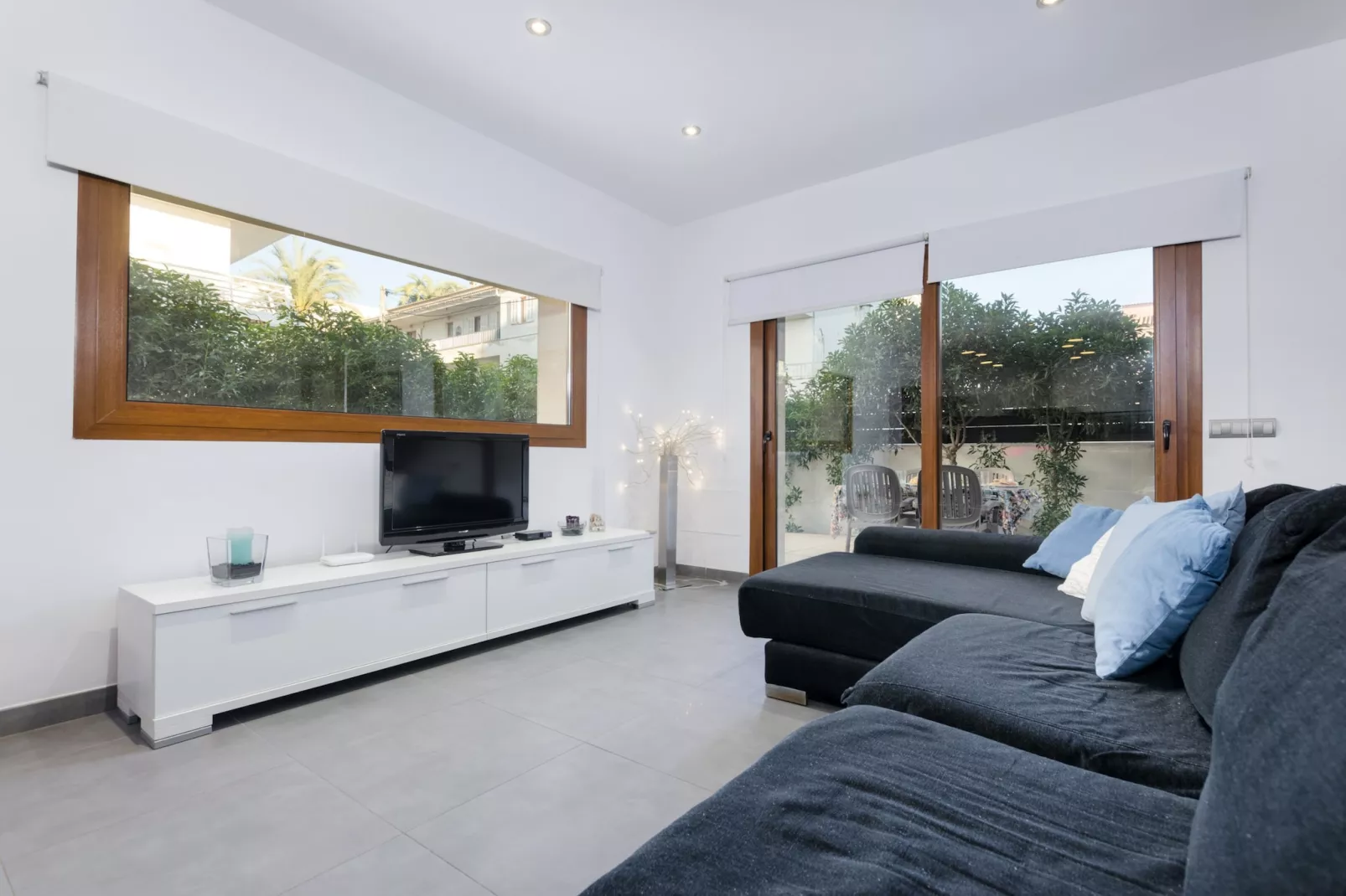 YourHouse Cardinal-Living room