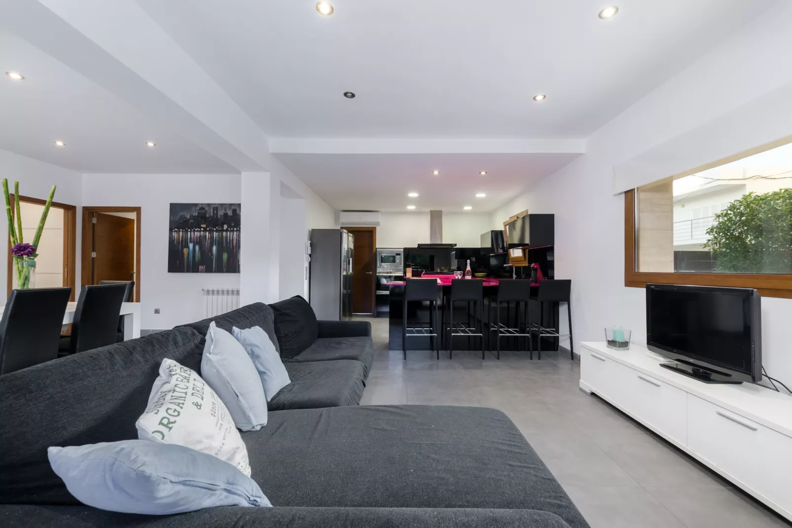 YourHouse Cardinal-Living room